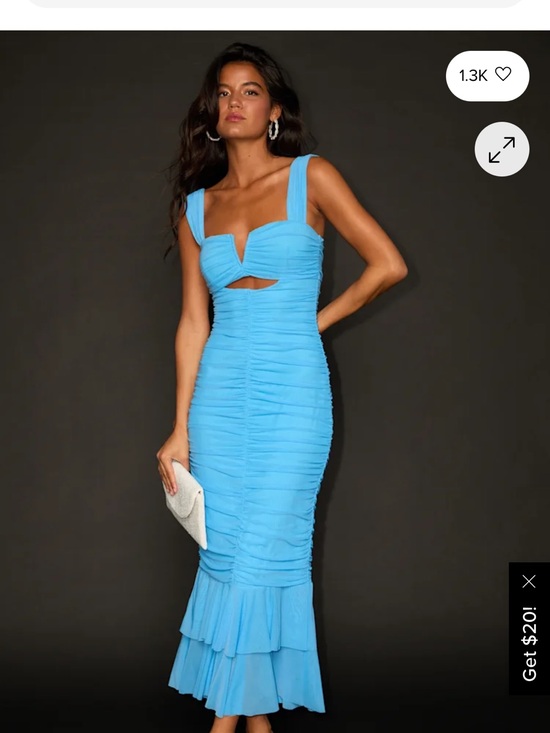 Lulus Dresses & Skirts - NWOT Lulu's Sky Blue Ruched Midi Dress